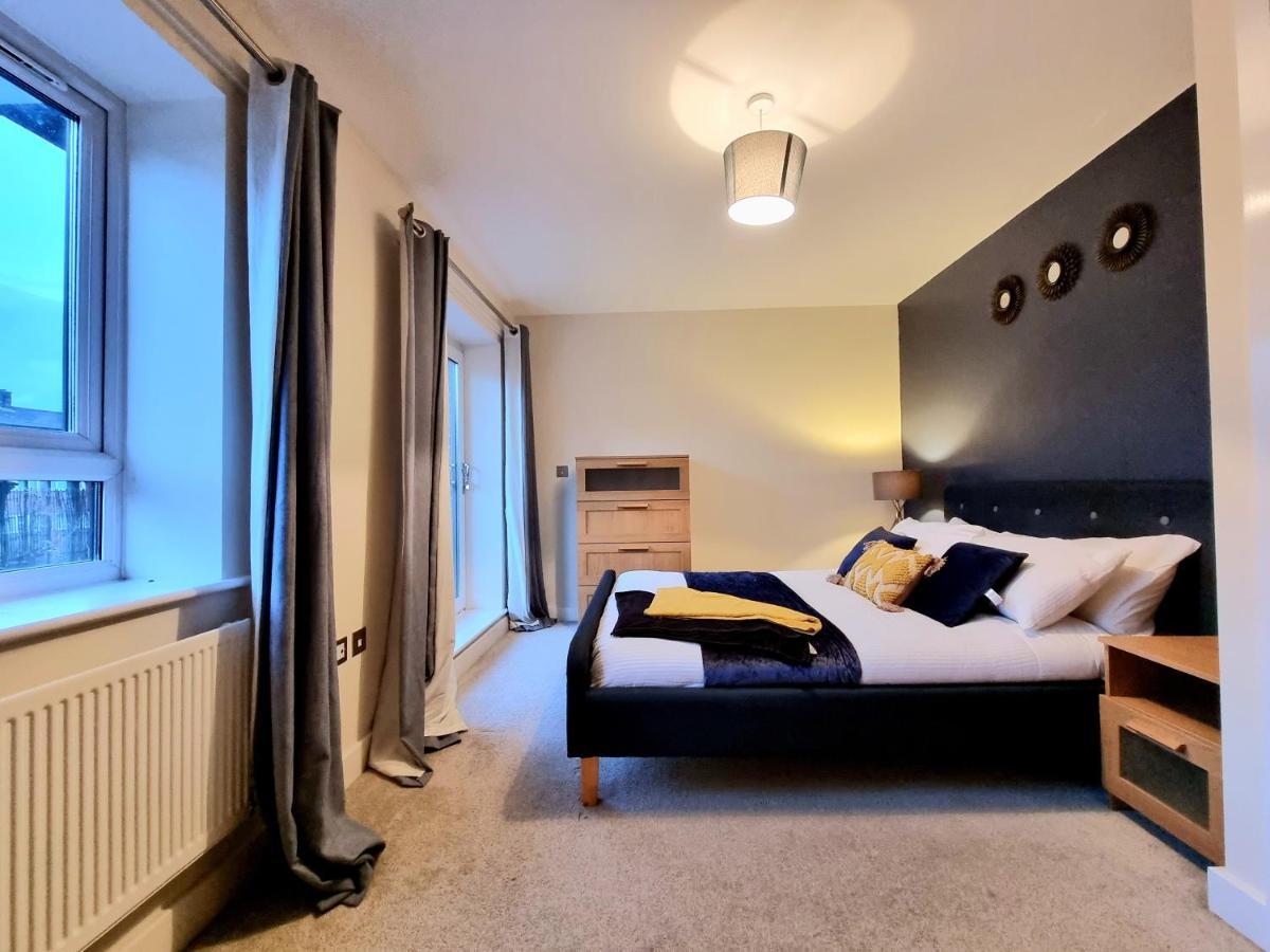 Luxury 2-Bedroom Service Apartment With Balcony Manchester Exteriér fotografie