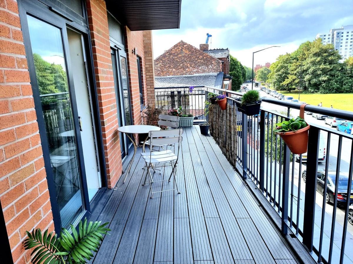 Luxury 2-Bedroom Service Apartment With Balcony Manchester Exteriér fotografie