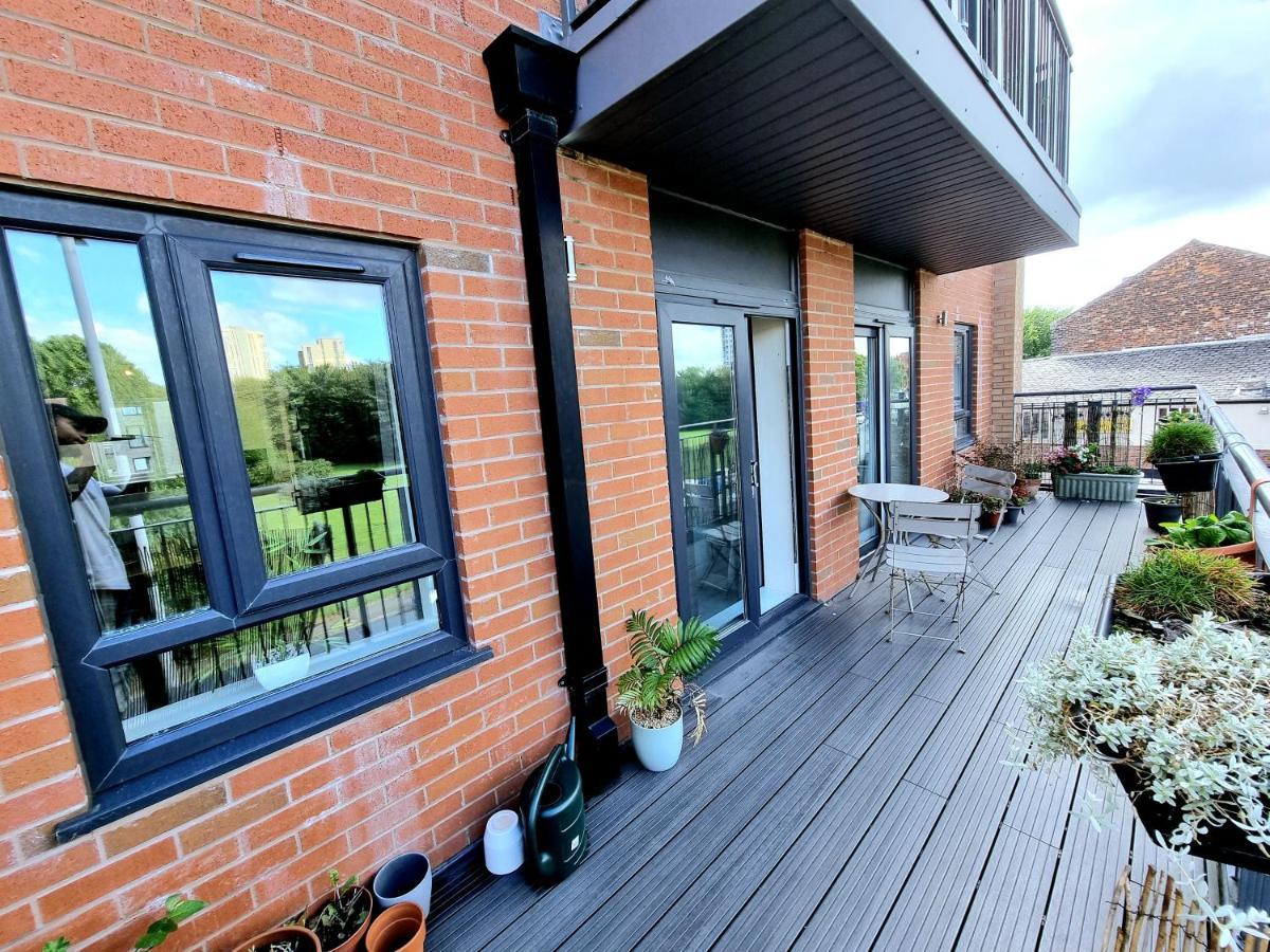 Luxury 2-Bedroom Service Apartment With Balcony Manchester Exteriér fotografie